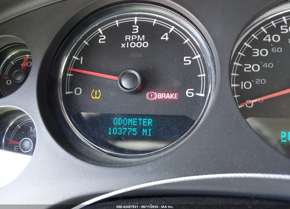 2007 CHEVROLET SUBURBAN 1500 VIN: 3GNFC16017G185557