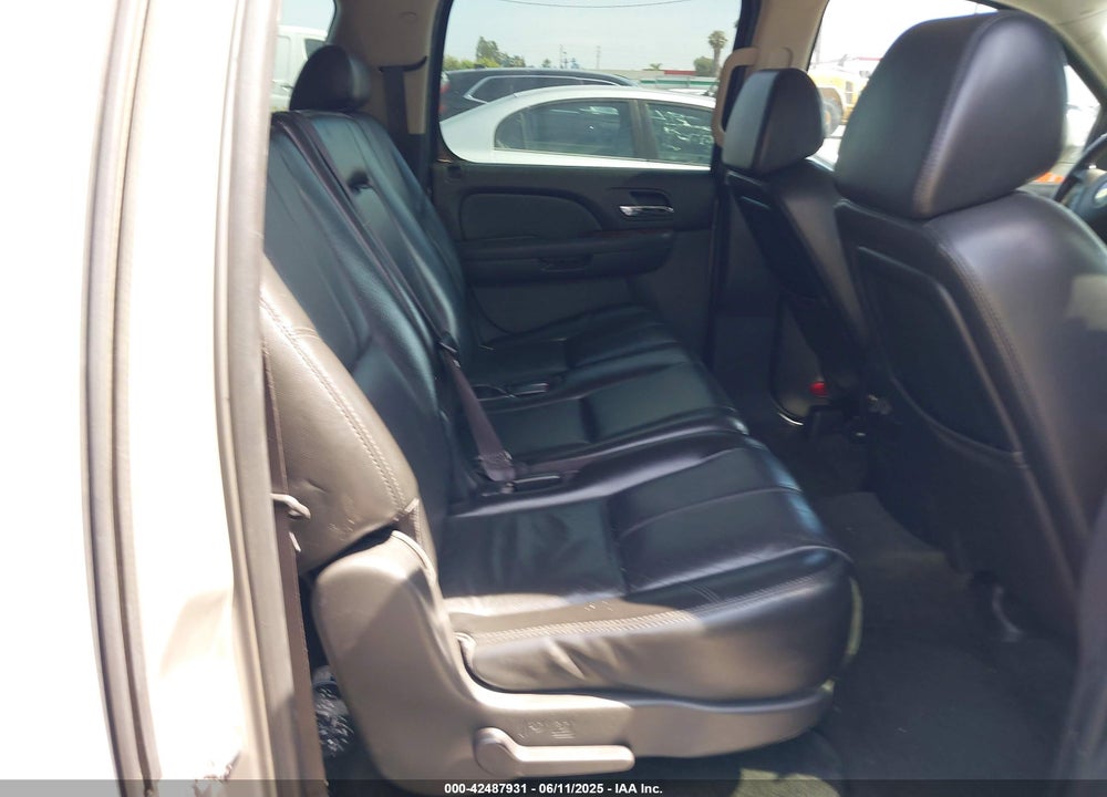 2007 CHEVROLET SUBURBAN 1500 VIN: 3GNFC16017G185557