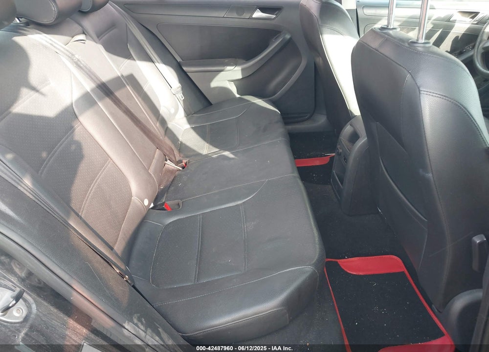 2014 VOLKSWAGEN JETTA VIN: 3VWD17AJ0EM381770