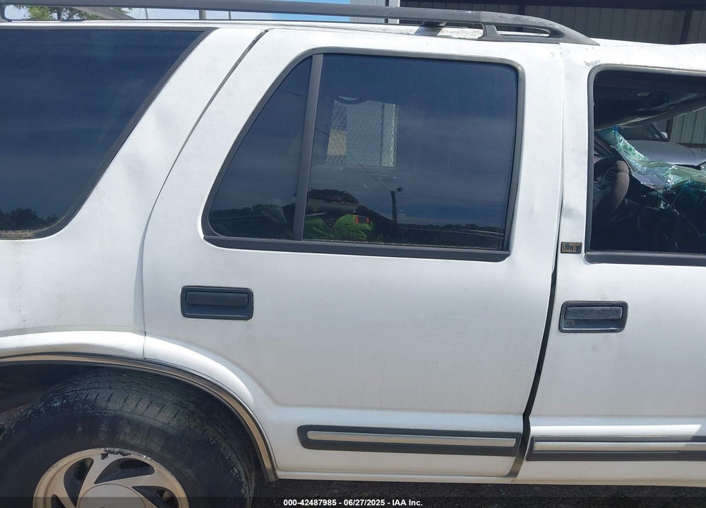 2001 CHEVROLET BLAZER LT VIN: 1GNDT13W91K221480