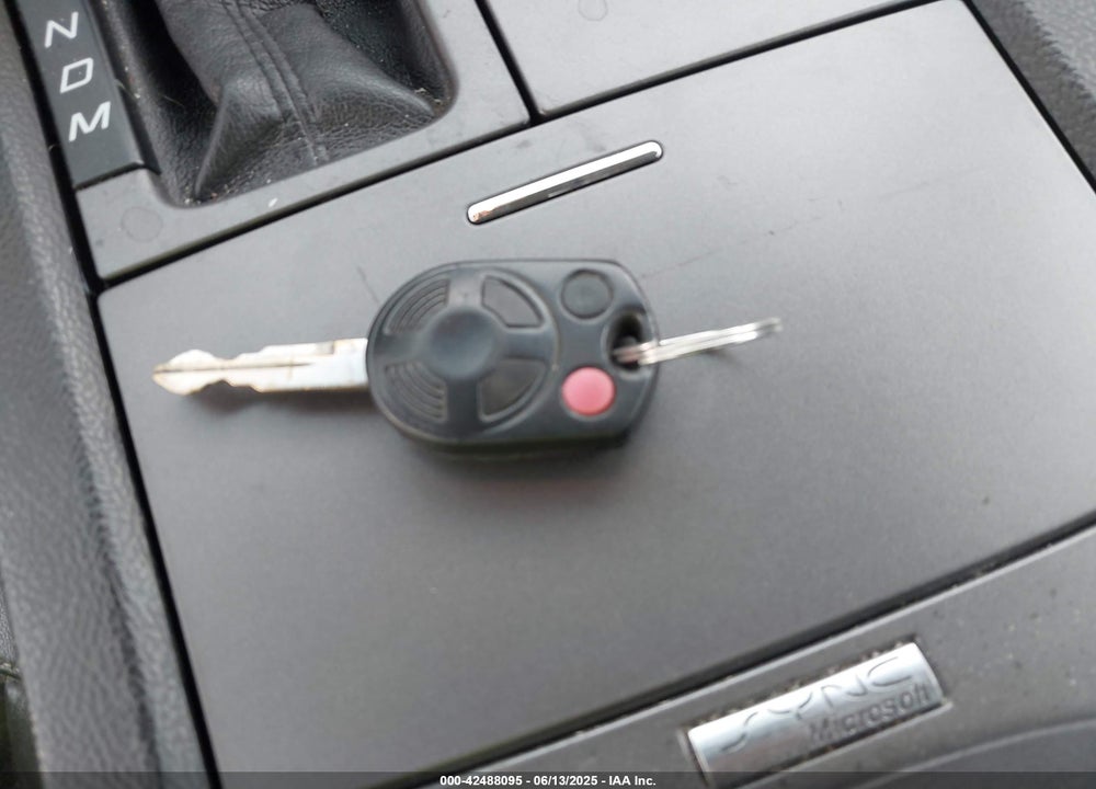 2010 FORD TAURUS VIN: 1FAHP2EW5AG135996