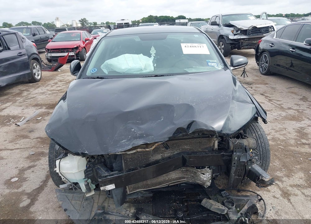 2018 HYUNDAI ELANTRA VIN: 5NPD84LF0JH292917