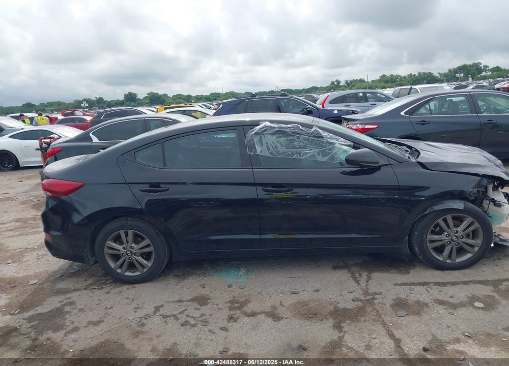 2018 HYUNDAI ELANTRA VIN: 5NPD84LF0JH292917