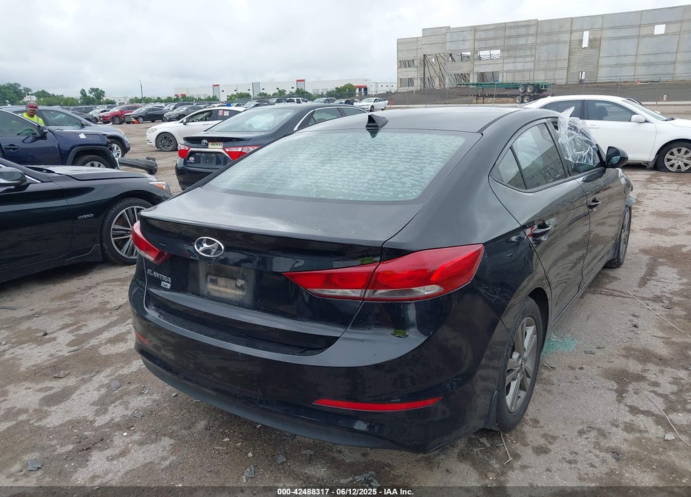 2018 HYUNDAI ELANTRA VIN: 5NPD84LF0JH292917