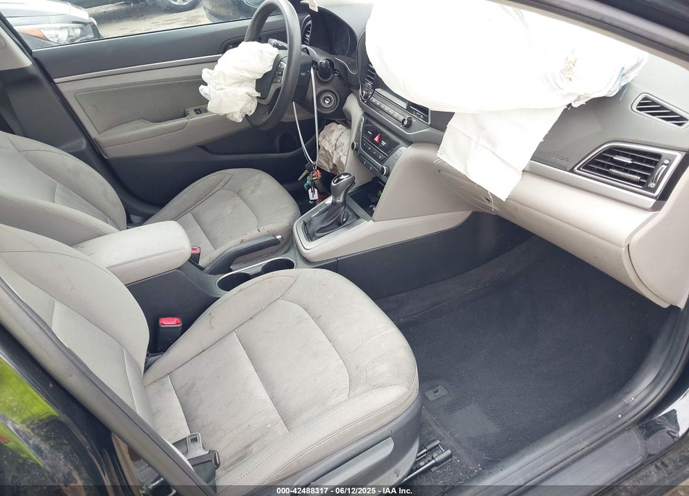 2018 HYUNDAI ELANTRA VIN: 5NPD84LF0JH292917