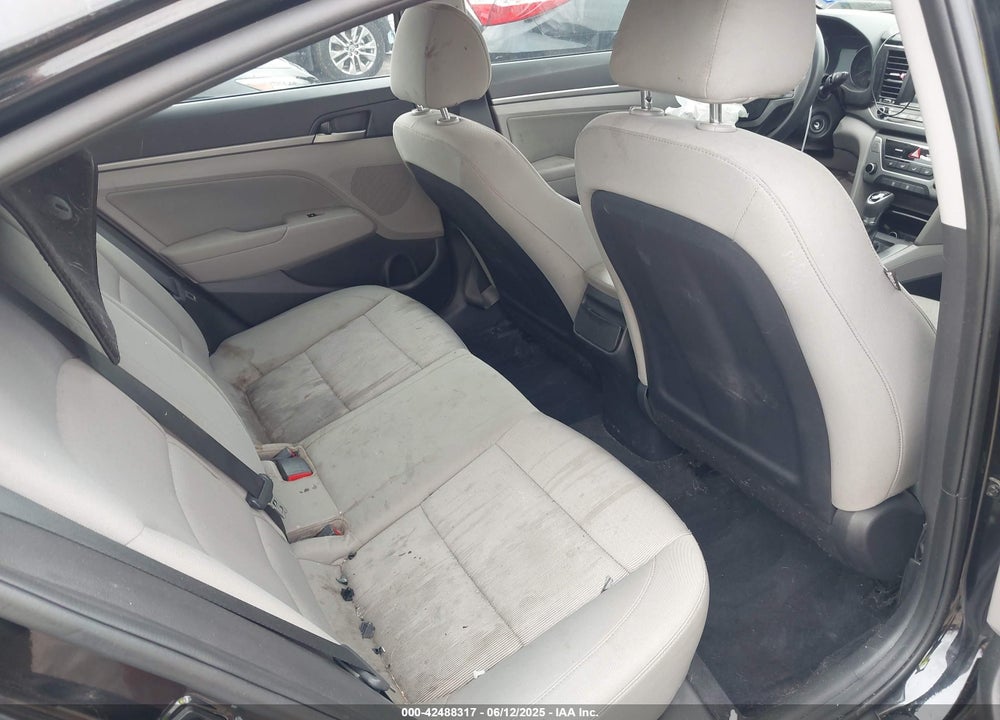 2018 HYUNDAI ELANTRA VIN: 5NPD84LF0JH292917