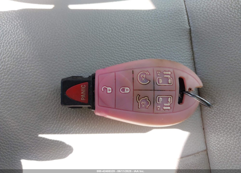 2008 CHRYSLER TOWN & COUNTRY TOURING VIN: 2A8HR54P18R738445