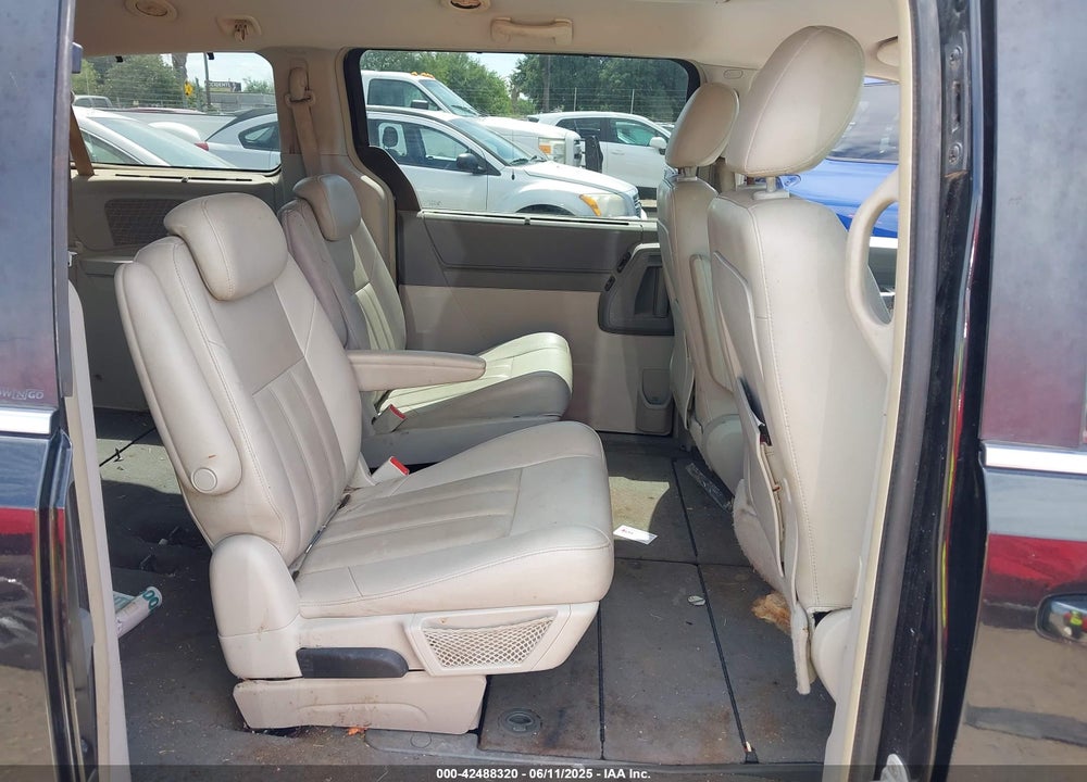 2008 CHRYSLER TOWN & COUNTRY TOURING VIN: 2A8HR54P18R738445