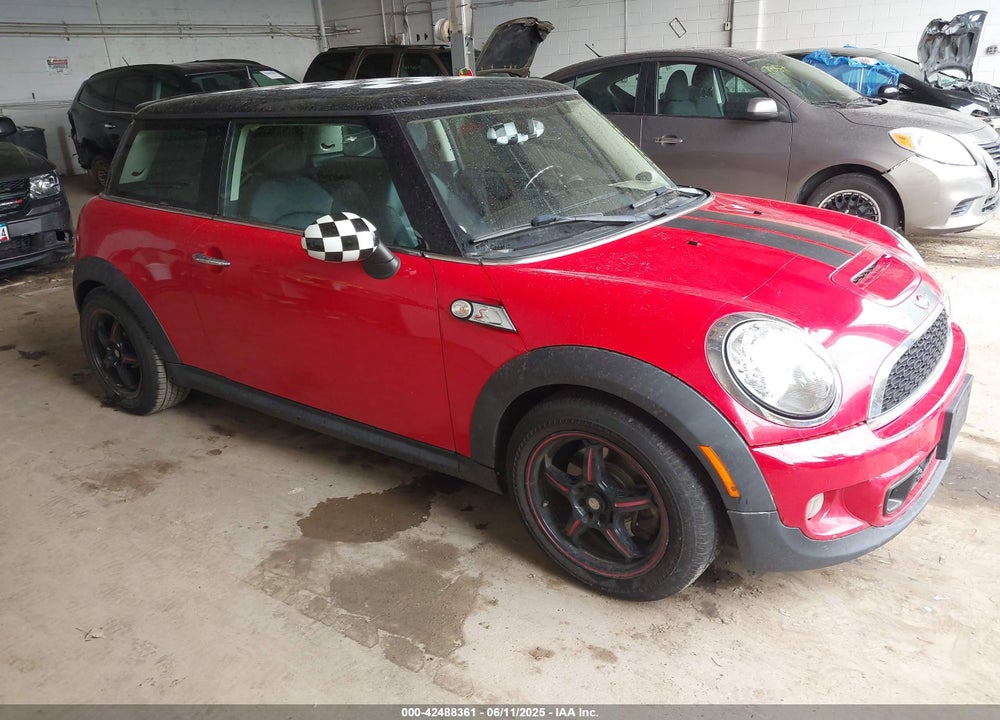 2011 MINI COOPER S VIN: WMWSV3C53BTY21966