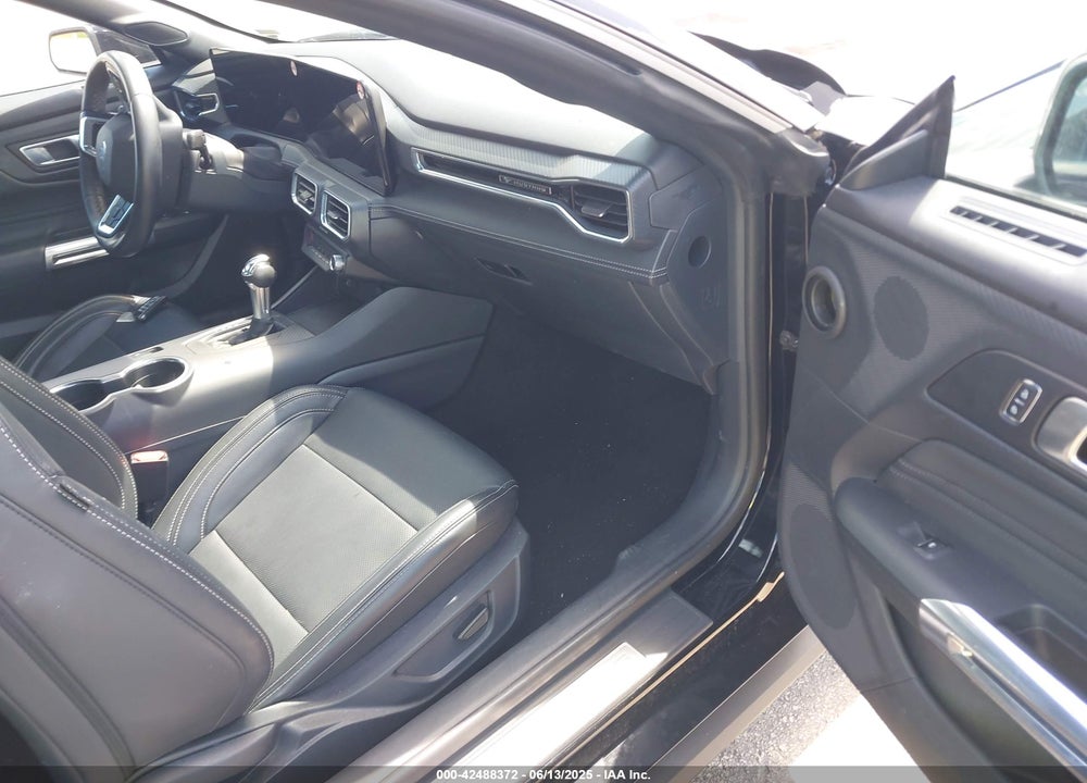 2025 FORD MUSTANG VIN: 1FAGP8UH2S5105661