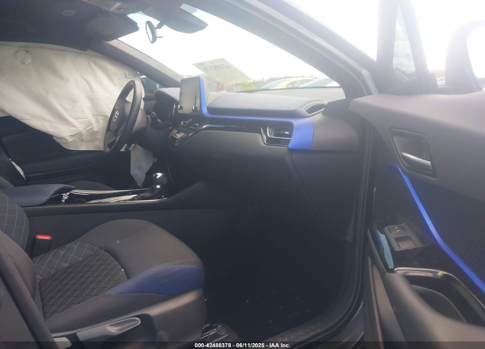 2021 TOYOTA C-HR VIN: NMTKHMBX2MR138210