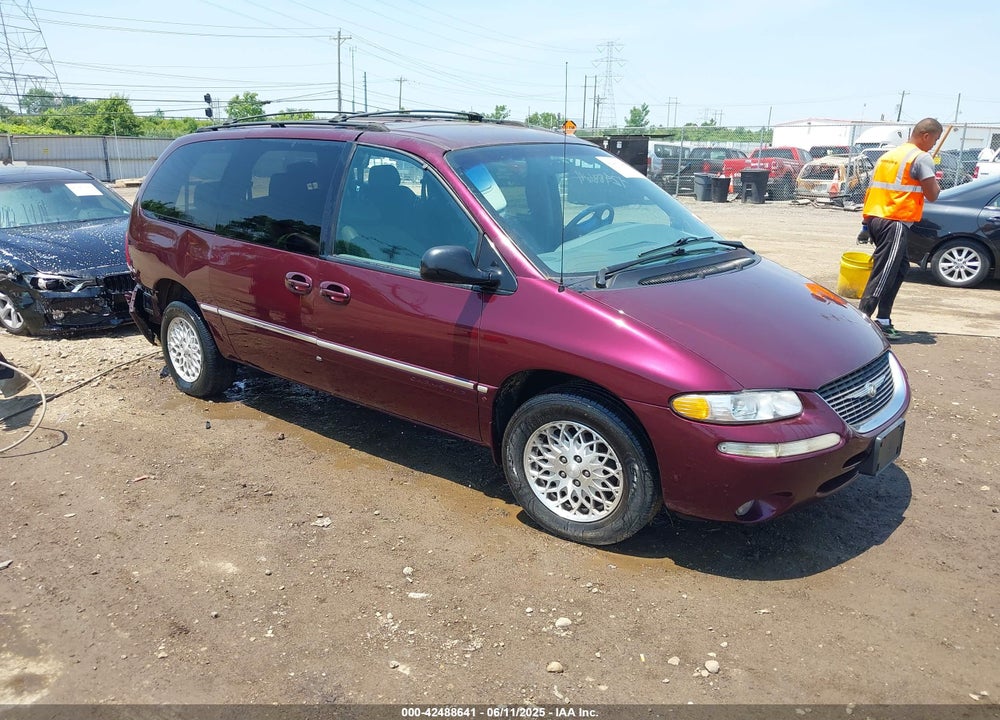 1998 CHRYSLER TOWN & COUNTRY LX VIN: 1C4GP54L1WB735515