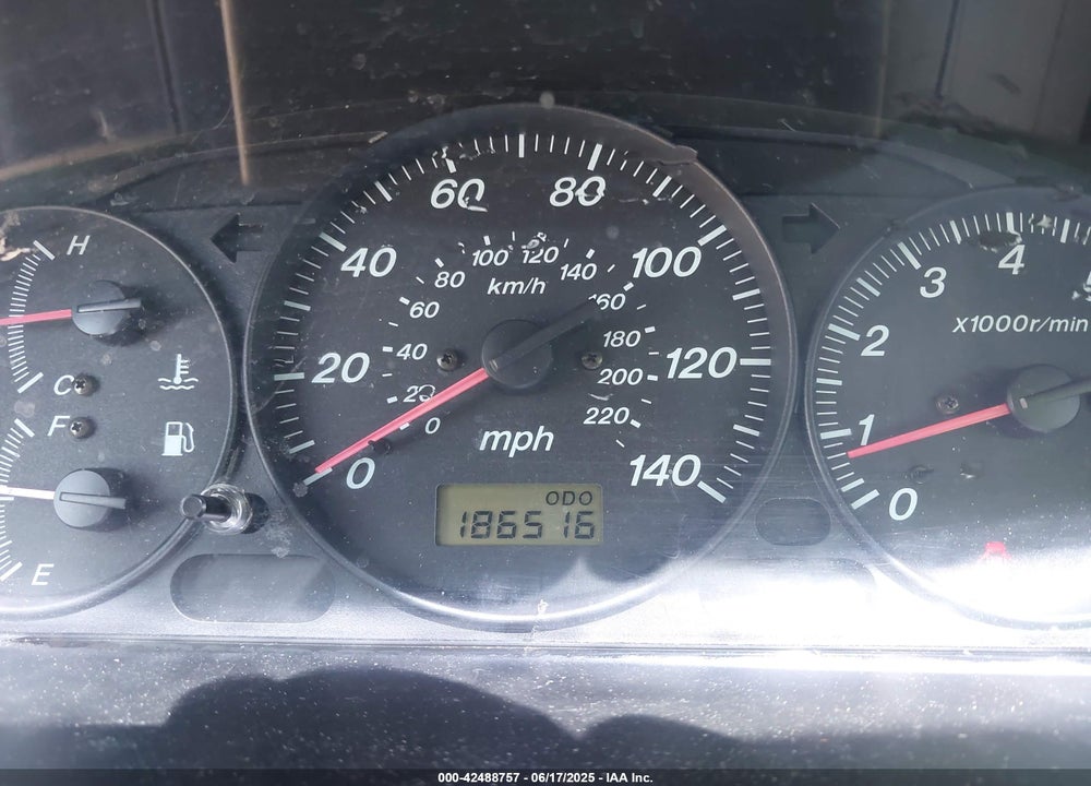 2002 MAZDA PROTEGE VIN: JM1BJ225321576351