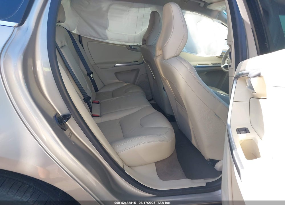 2013 VOLVO XC60 VIN: YV4902DZ1D2430123