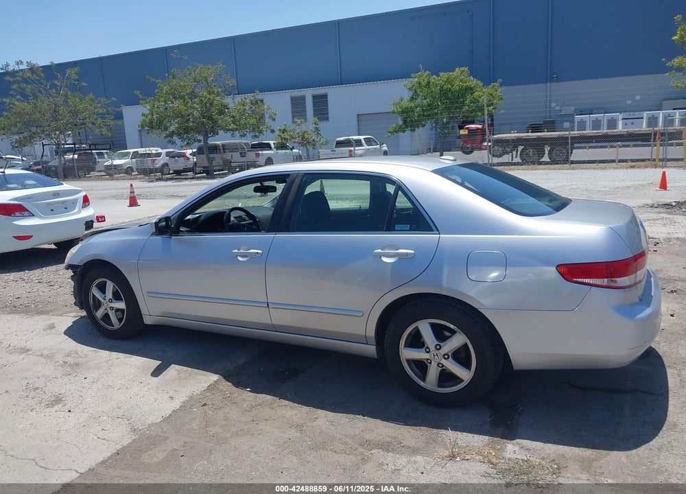 2004 HONDA ACCORD 2.4 EX VIN: JHMCM56834C025487