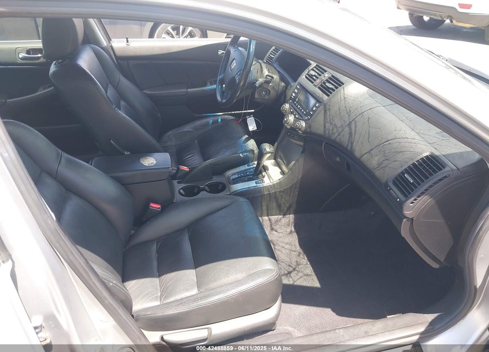 2004 HONDA ACCORD 2.4 EX VIN: JHMCM56834C025487