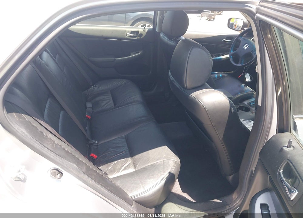 2004 HONDA ACCORD 2.4 EX VIN: JHMCM56834C025487