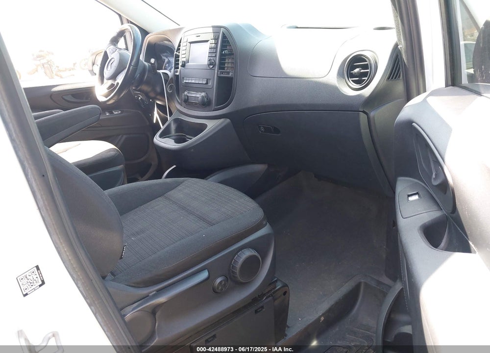 2016 MERCEDES-BENZ METRIS VIN: WD3PG2EA8G3132823