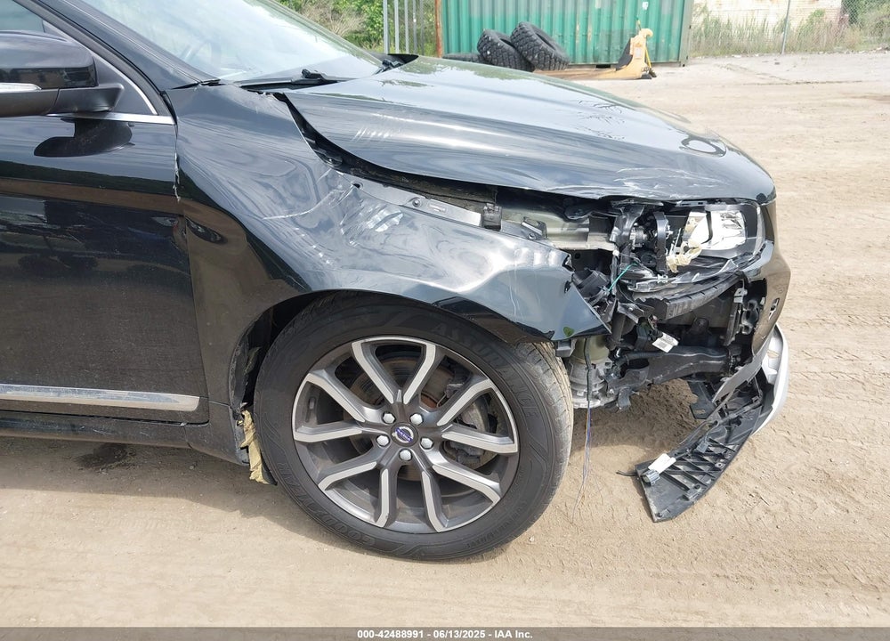 2017 VOLVO XC60 VIN: YV449MRR9H2222338