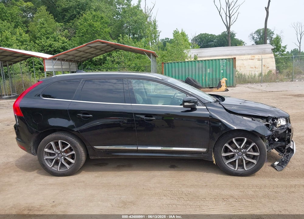 2017 VOLVO XC60 VIN: YV449MRR9H2222338