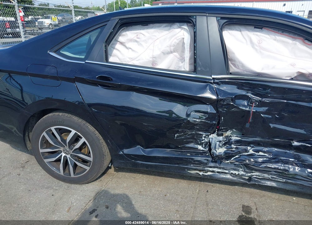 2025 VOLKSWAGEN JETTA VIN: 3VW7X7BU5SM012063