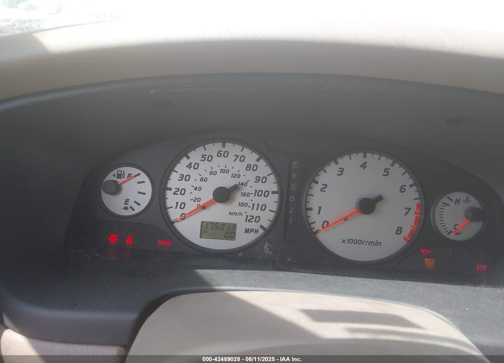 2003 NISSAN PATHFINDER SE VIN: JN8DR09Y83W815648