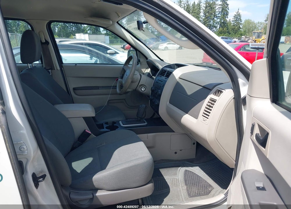 2010 FORD ESCAPE XLS VIN: 1FMCU0C76AKB61657