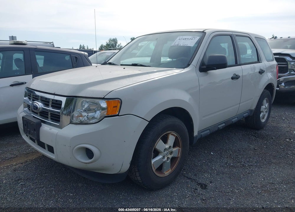 2010 FORD ESCAPE XLS VIN: 1FMCU0C76AKB61657