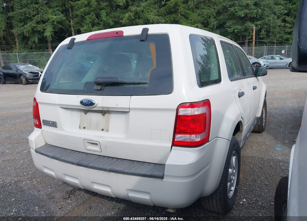 2010 FORD ESCAPE XLS VIN: 1FMCU0C76AKB61657
