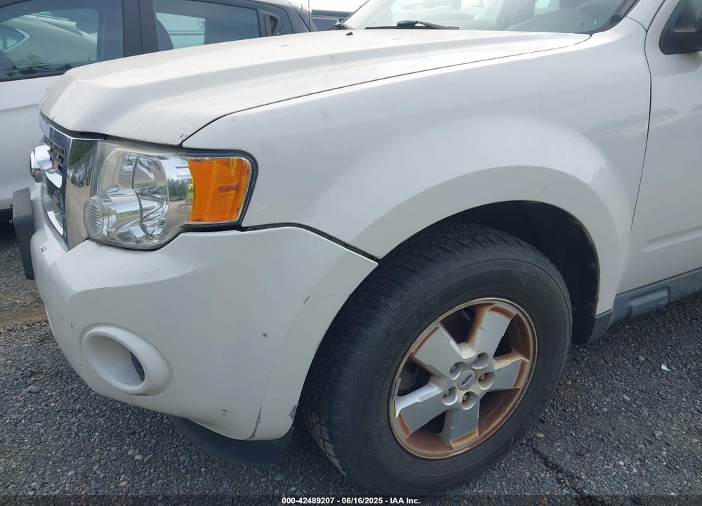 2010 FORD ESCAPE XLS VIN: 1FMCU0C76AKB61657