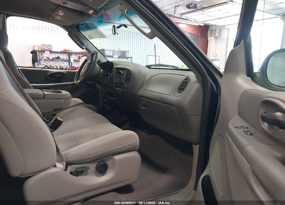 2002 FORD F-150 LARIAT/XL/XLT VIN: 1FTRX18L52NB68536
