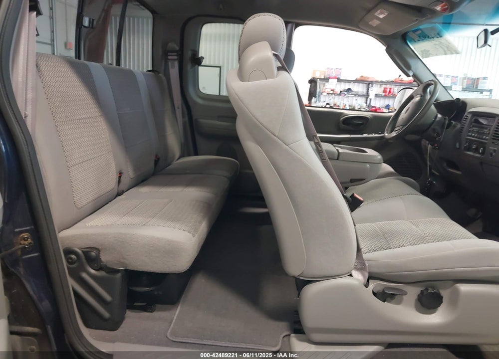 2002 FORD F-150 LARIAT/XL/XLT VIN: 1FTRX18L52NB68536