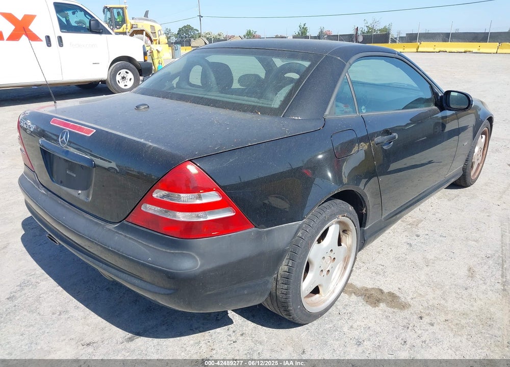 2001 MERCEDES-BENZ SLK 320 VIN: WDBKK65FX1F181995