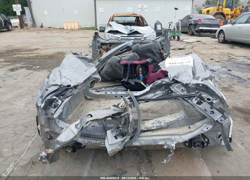 2024 TOYOTA BZ4X XLE VIN: JTMABACA6RA084082