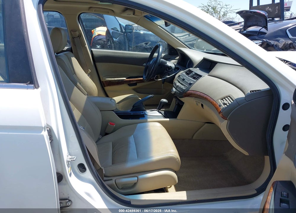 2010 HONDA ACCORD 2.4 EX-L VIN: 1HGCP2F8XAA156013