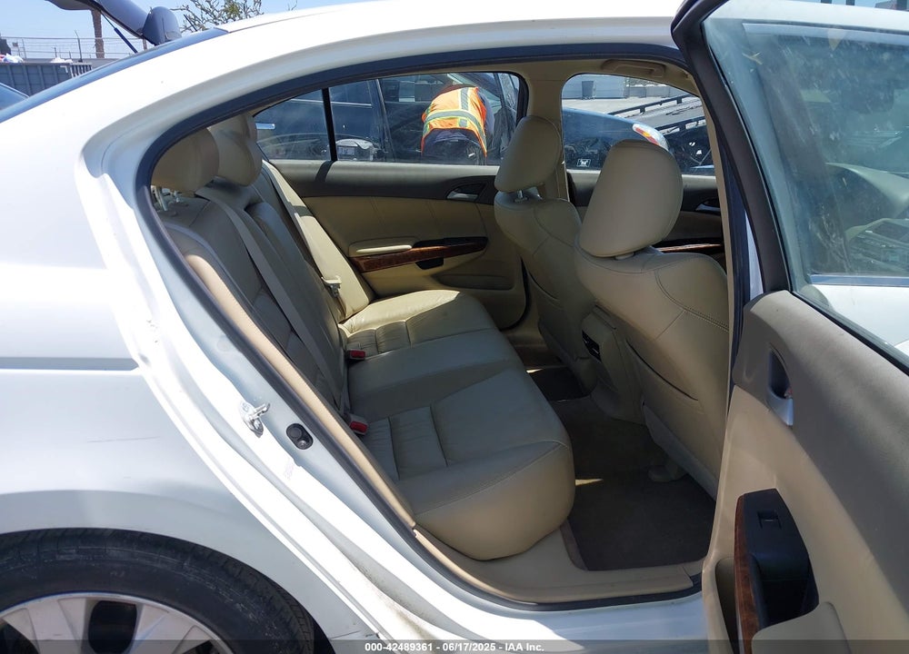 2010 HONDA ACCORD 2.4 EX-L VIN: 1HGCP2F8XAA156013
