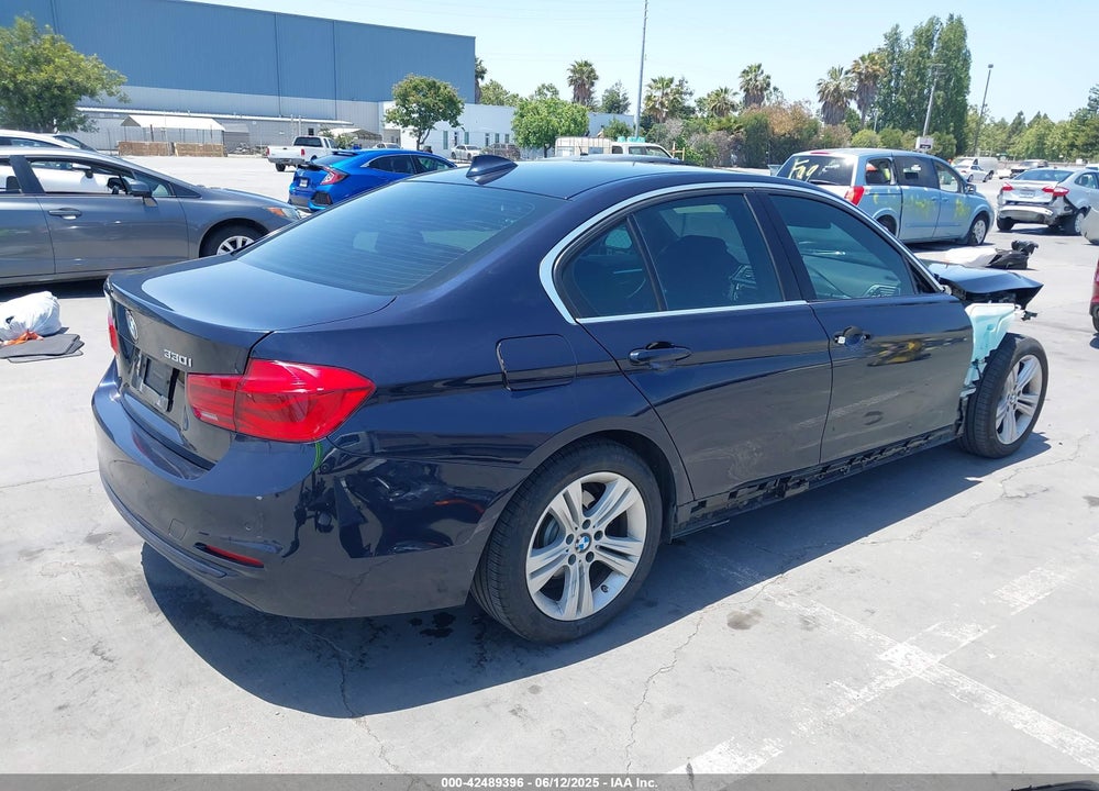2017 BMW 3 SERIES VIN: WBA8B9G5XHNU51094