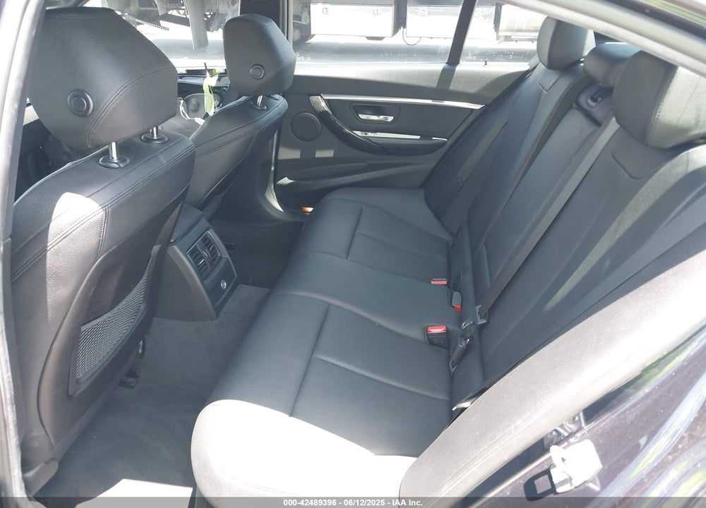 2017 BMW 3 SERIES VIN: WBA8B9G5XHNU51094