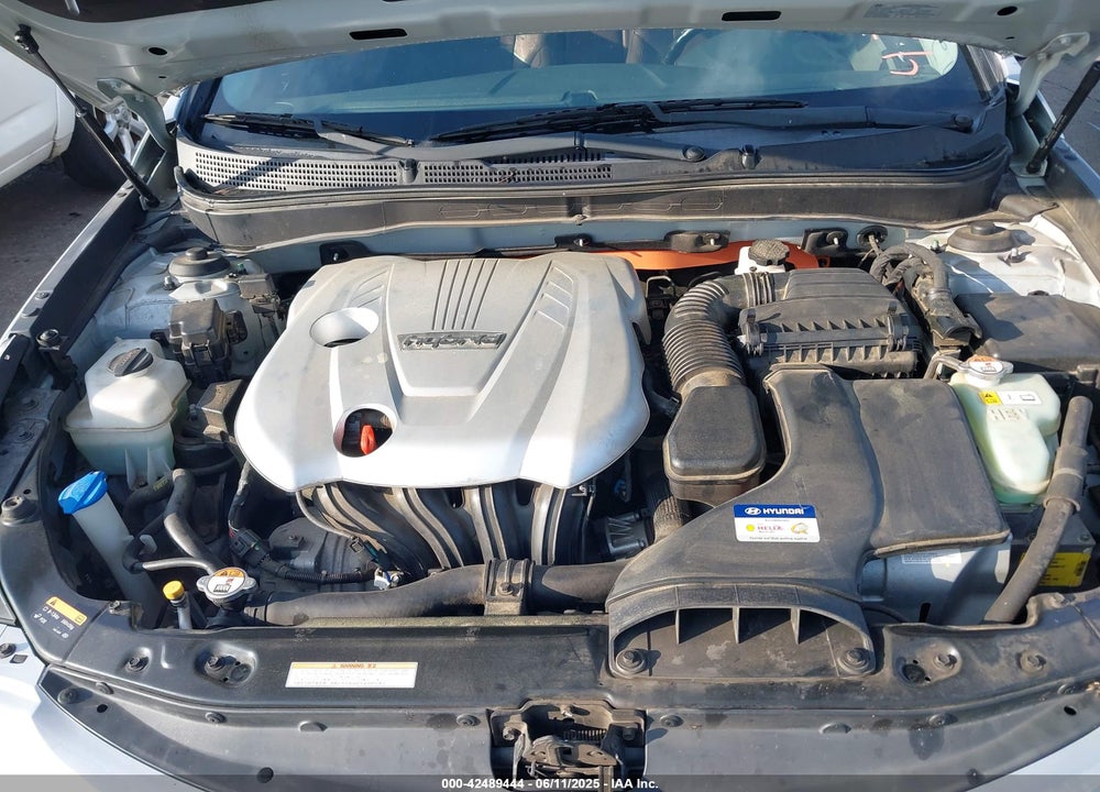 2014 HYUNDAI SONATA HYBRID VIN: KMHEC4A41EA104497