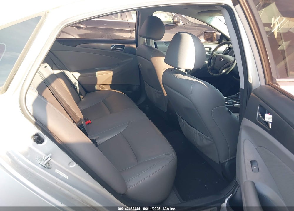 2014 HYUNDAI SONATA HYBRID VIN: KMHEC4A41EA104497