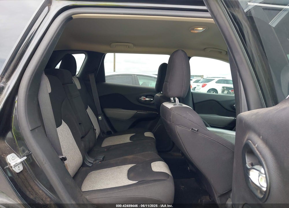 2014 JEEP CHEROKEE VIN: 1C4PJLCS0EW116152