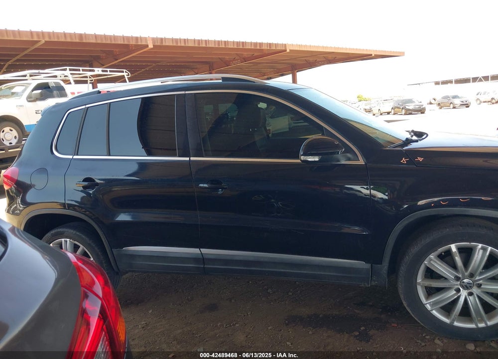 2012 VOLKSWAGEN TIGUAN VIN: WVGBV7AX7CW559296