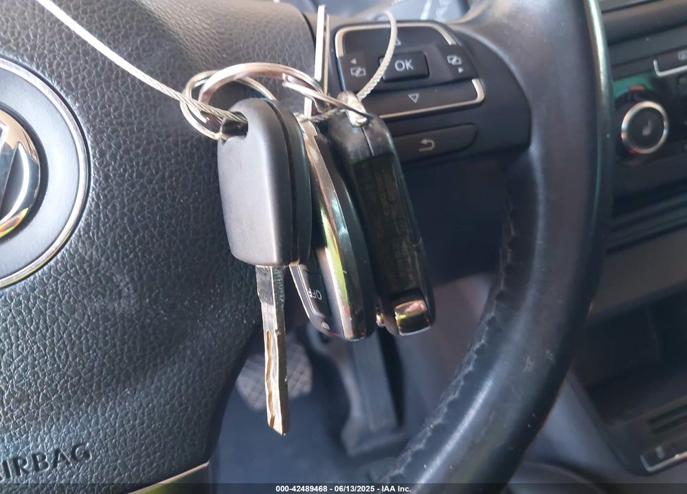2012 VOLKSWAGEN TIGUAN VIN: WVGBV7AX7CW559296