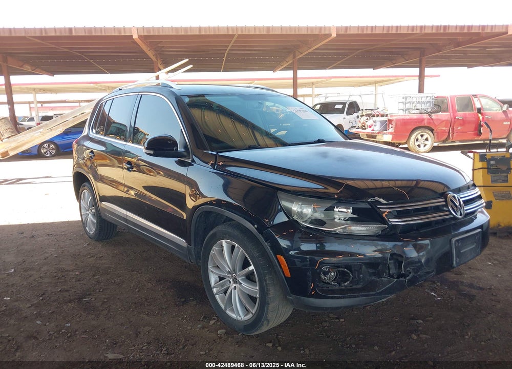 2012 VOLKSWAGEN TIGUAN VIN: WVGBV7AX7CW559296