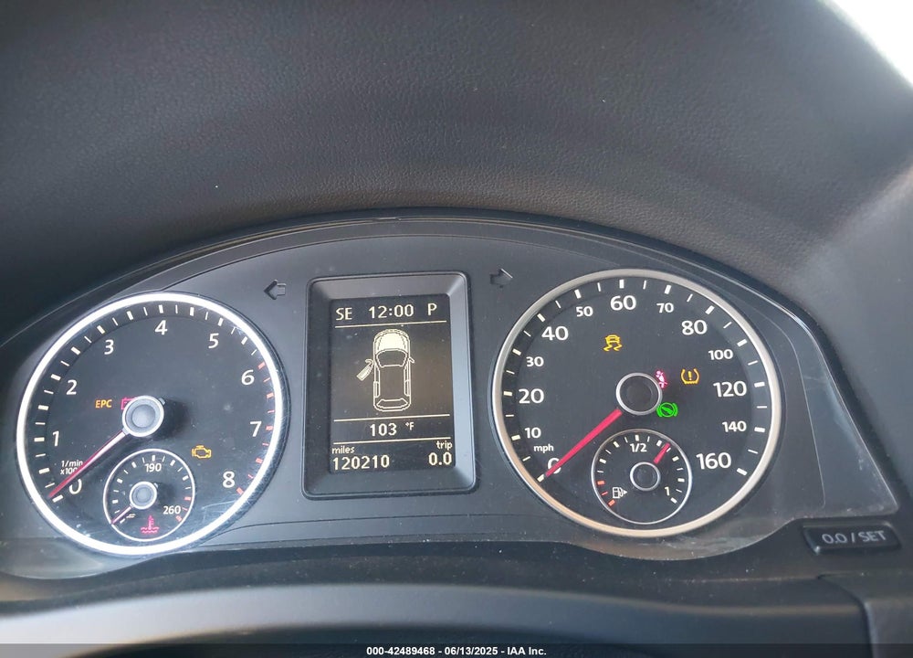 2012 VOLKSWAGEN TIGUAN VIN: WVGBV7AX7CW559296