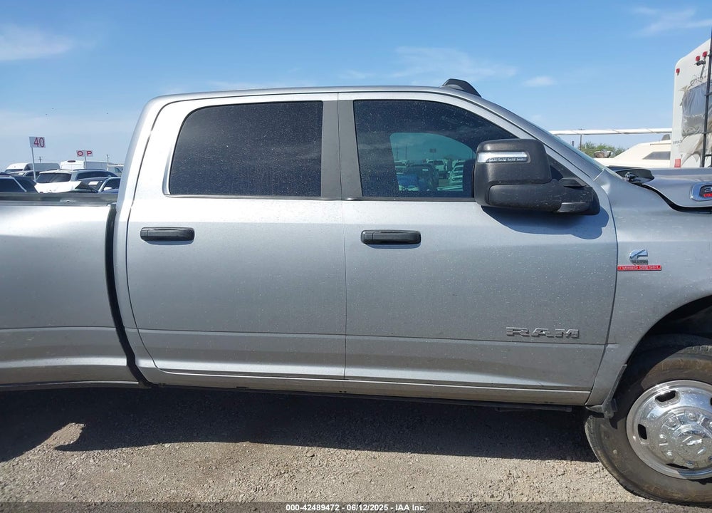 2023 RAM 3500 BIG HORN  4X4 8' BOX VIN: 3C63RRHL4PG542723