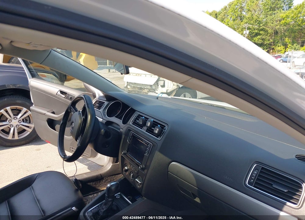 2018 VOLKSWAGEN JETTA VIN: 3VWDB7AJ4JM244919