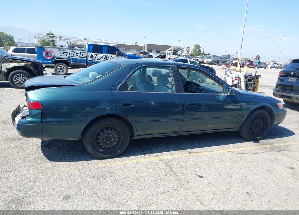 1998 TOYOTA CAMRY LE VIN: JT2BG22K5W0105584