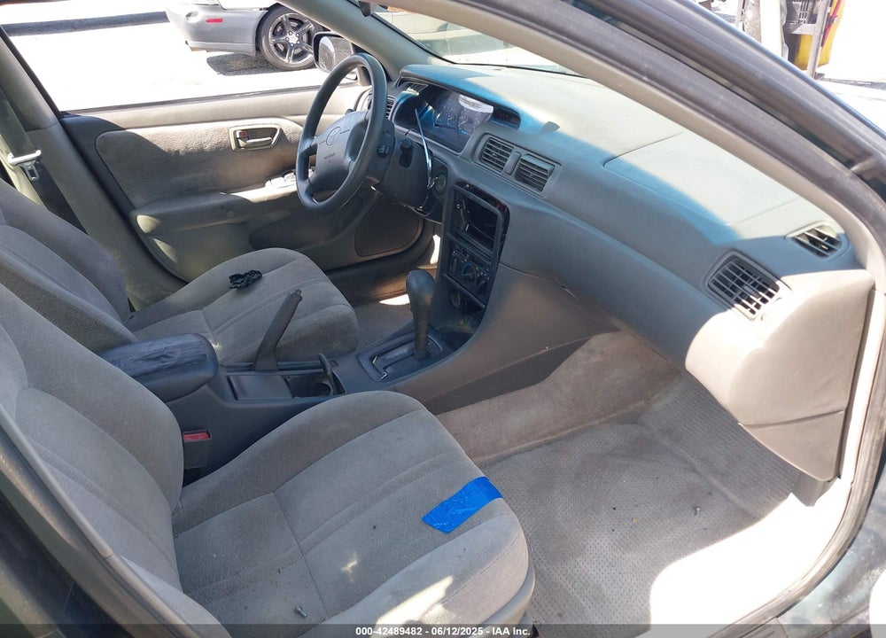 1998 TOYOTA CAMRY LE VIN: JT2BG22K5W0105584