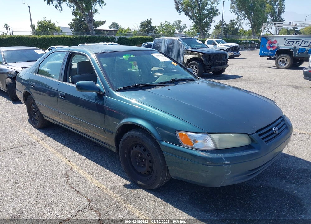 1998 TOYOTA CAMRY LE VIN: JT2BG22K5W0105584